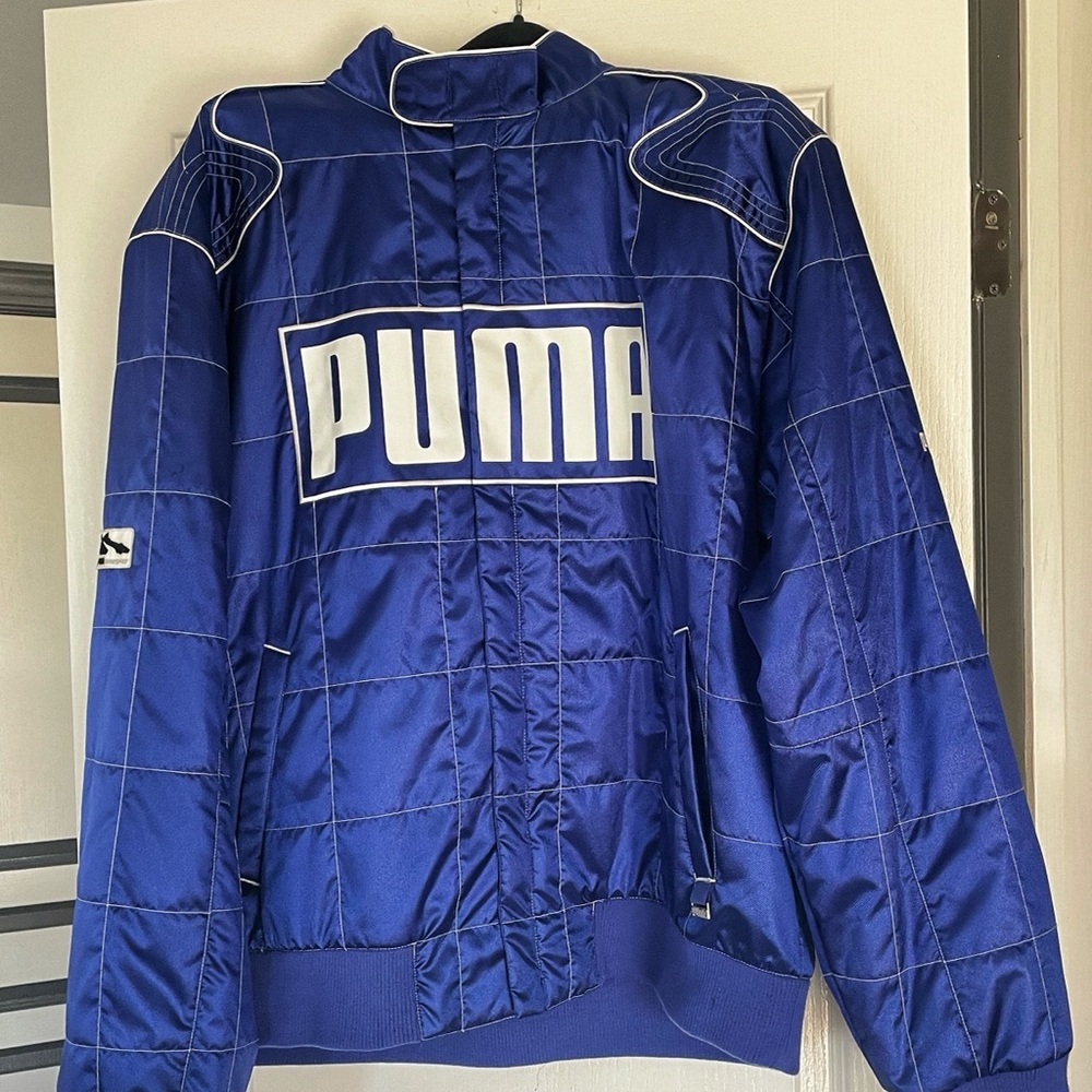 Puma size large brand new men’s jacket no tags. Beautiful blue color